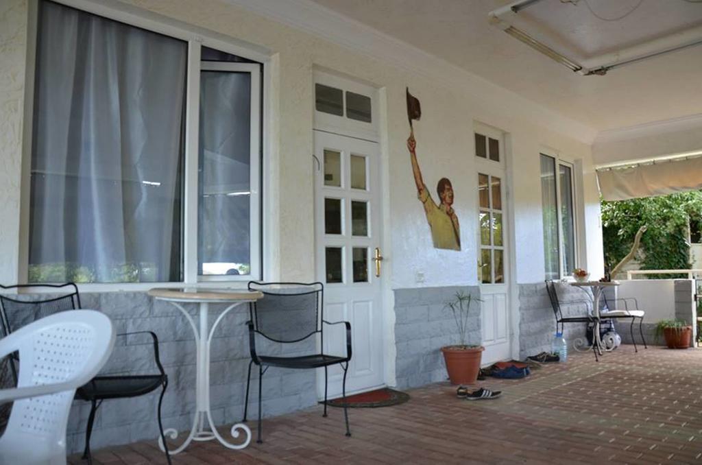 Tj Guest House Makhinjauri Exterior photo