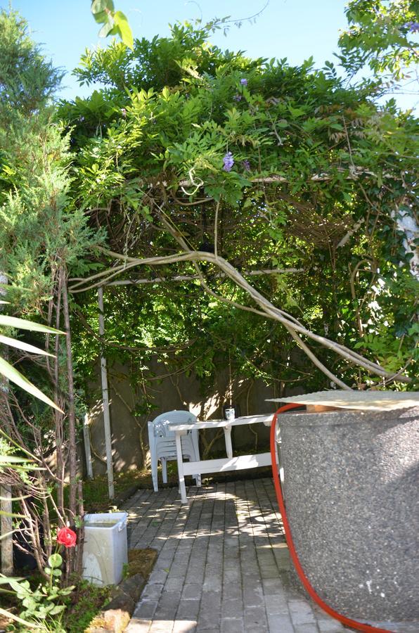 Tj Guest House Makhinjauri Exterior photo