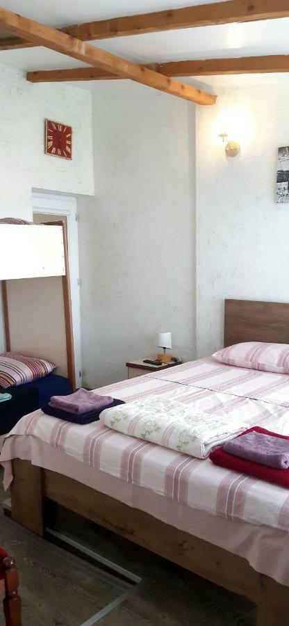 Tj Guest House Makhinjauri Exterior photo